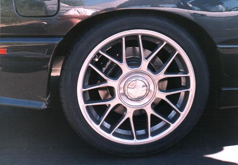 Willwood four piston calipers - on the rear!